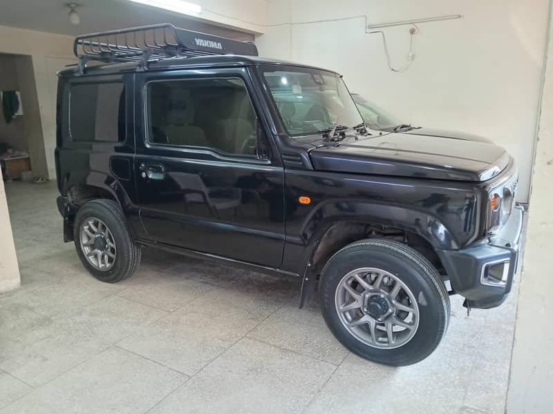 Suzuki Jimny G Package Push Start Top Of The Line

                                                            alt=