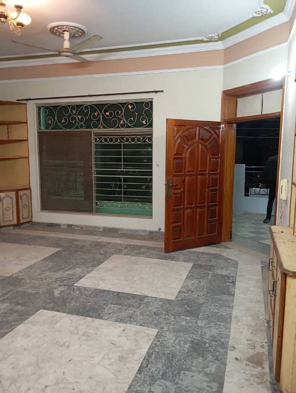 Available For Rent 10 Marla Upper Portion

                                                            alt=