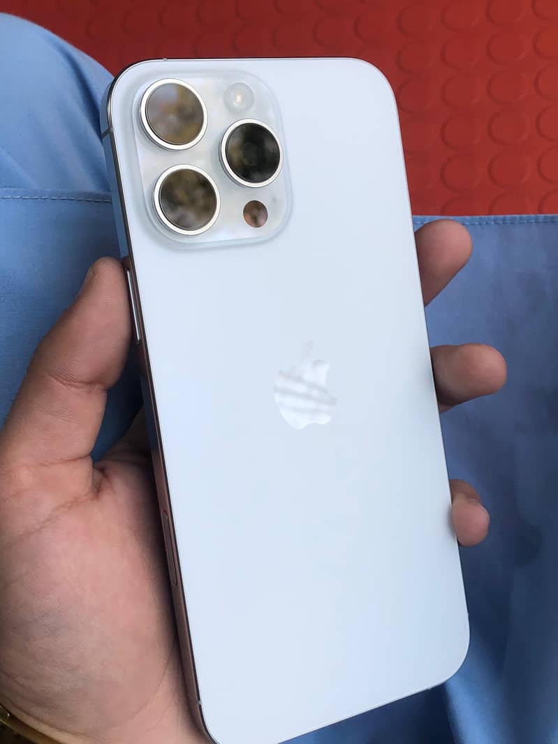 iPhone 16 pro max 512gb non pta 10/10 battery helte 100

                                                            alt=