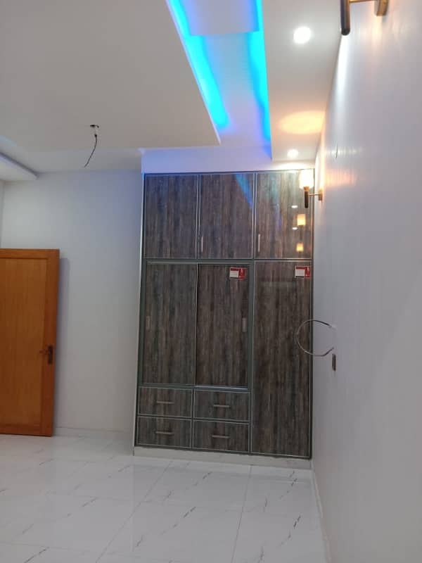 SPACIOUS 5 MARLA UPPER PORTION FOR RENT IN VENUS FOR FEMALES

                                                            alt=