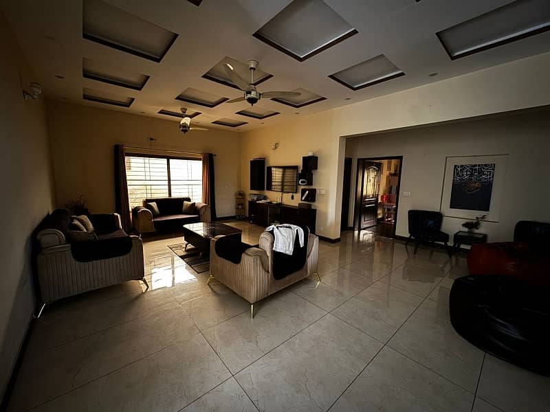 1 Kanal Outclass Facing Park Upper Portion Available For Rent In Airline Society Lahore

                                                            alt=