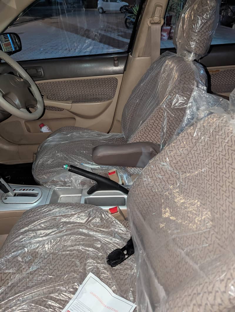 Honda civic eagle eye full option

                                                            alt=