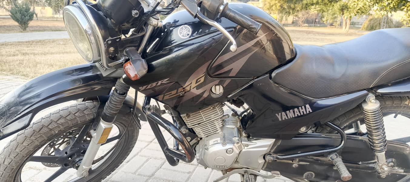 YBR 125G

                                                            alt=