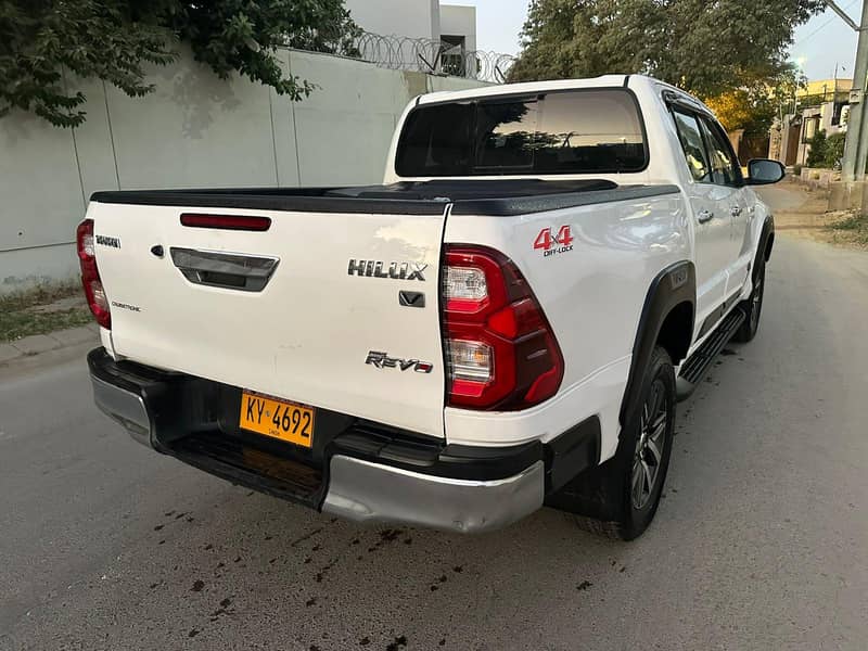 Toyota Hilux Revo 2.8 V Cruisetonic 2019 Model Dual A/C

                                                            alt=