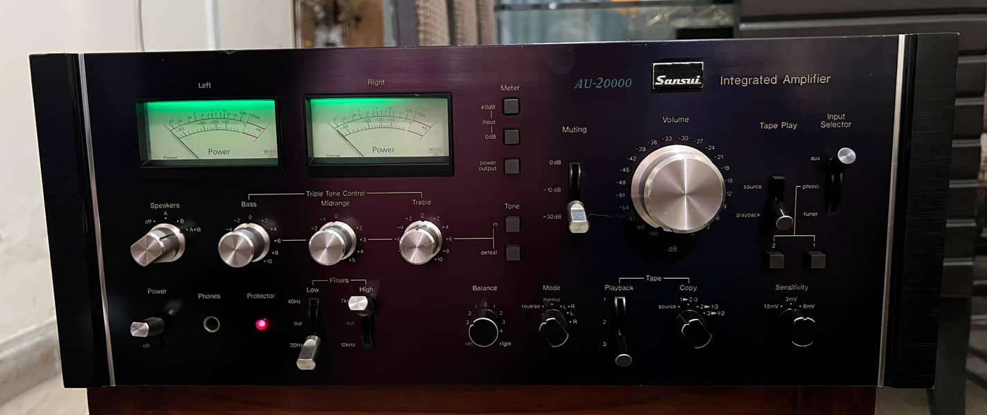 SANSUI AU 20000 Integrated Stereo Amplifier 2 X 170 WRMA Vintage 1975

                                                            alt=