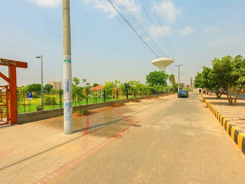 10 Marla Plot 1234-M LDA Avenue 1 For Sale Hot Location

                                                            alt=