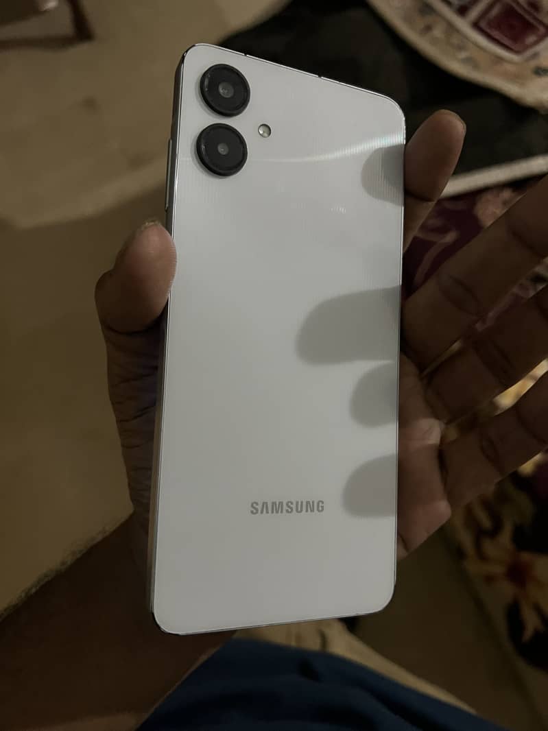 Samsung A06 4/64 pta approved dual

                                                            alt=