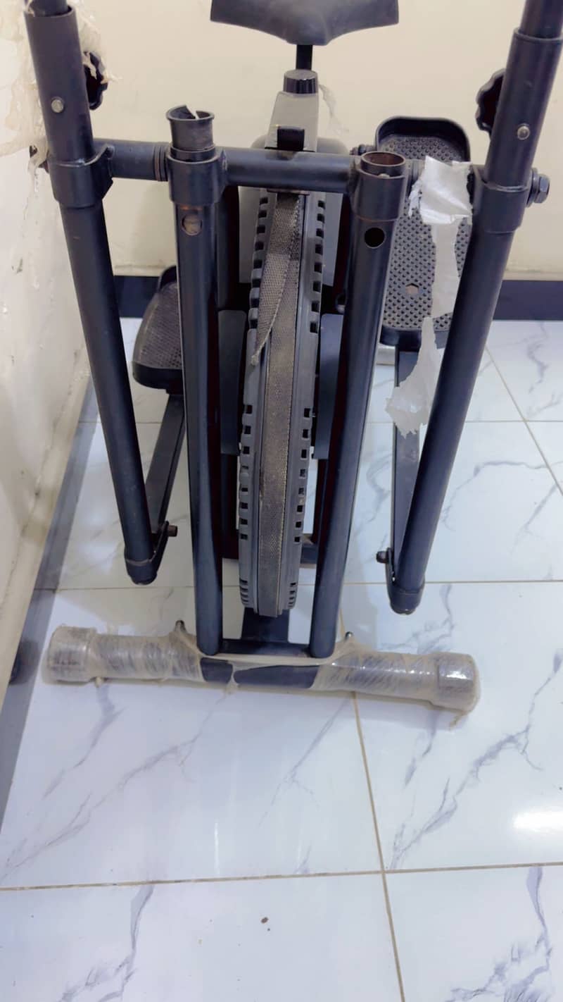 Ellipticals/Spin Bike/Exercise Cycle/Home GYM Machine/Air bike

                                                            alt=