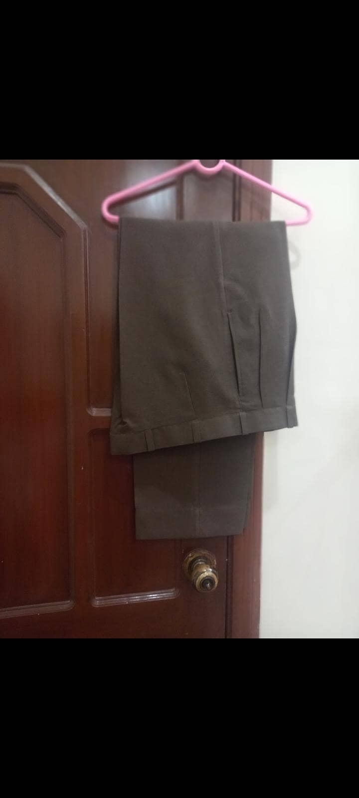 2pcs coat pent  in  new condition

                                                            alt=