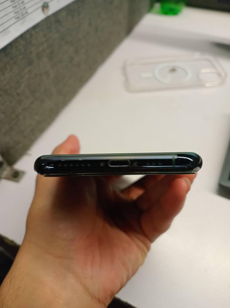 iphone 11 pro | 256 gb | Pta approved

                                                            alt=