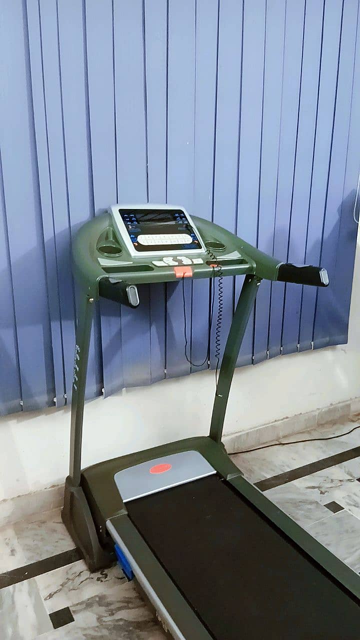 Treadmills/Spin Bike/Elliptical/Home Gym Machines/Commercial treadmill

                                                            alt=