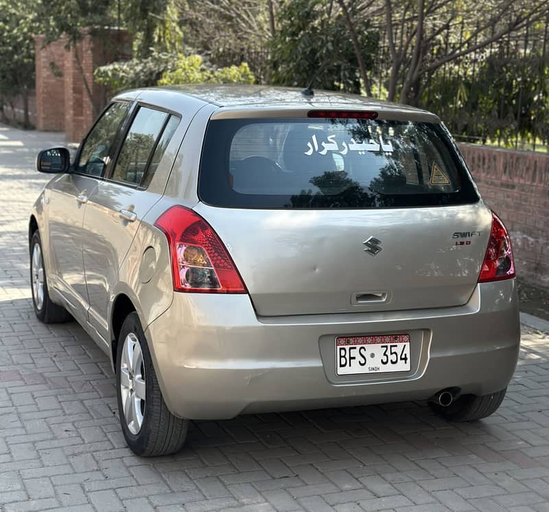 Suzuki Swift DLX 1.3 ABS 2016. Almost Genuine.

                                                            alt=