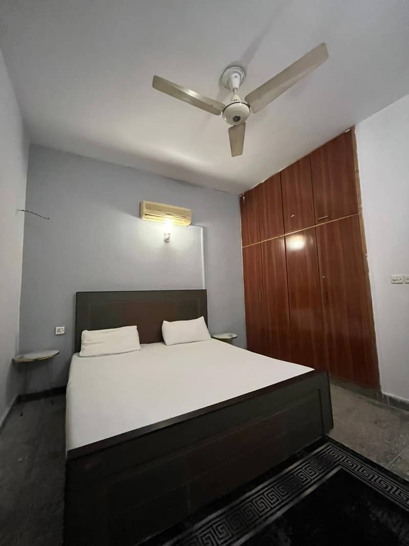 Apartment On Daily Basis furnished - Islamabad G11

                                                            alt=