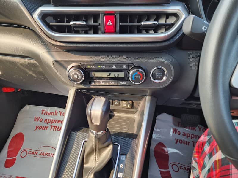 Toyota Raize 2020 - Z Package 360 Cameras Original Tv - Top package

                                                            alt=