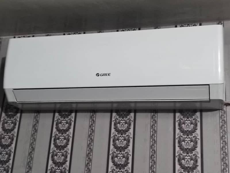 gree 1.5 ton inverter ac  2 season use only

                                                            alt=