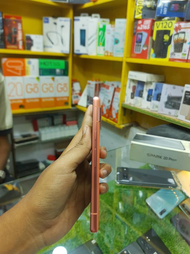 Google Pixel 7a |  8GB RAM | 128GB Storage |

                                                            alt=