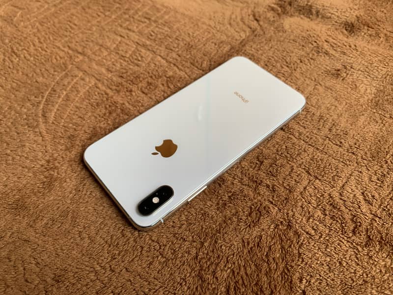 Complete BOX iPhone Xs Max 256gb White DUAL SIM PTA APPROVE

                                                            alt=