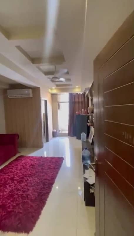 One bed room executive apartment with laungr kitchen and bath

                                                            alt=