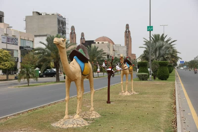 5 Marla Commercial Plot On Main Boulevard With Excess Land For Sale In Talha Block Sector E Bahria Town Lahore

                                                            alt=