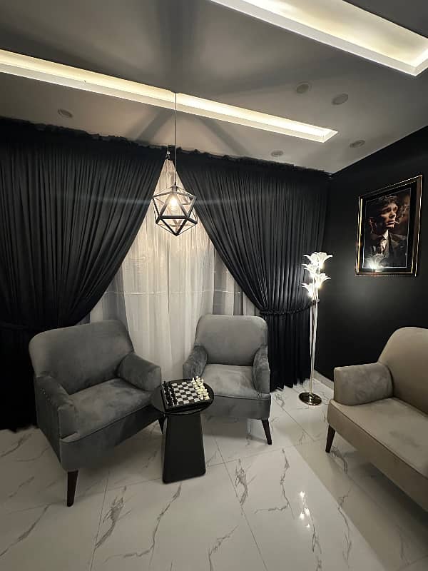 The Shelby Suite | Peaky Blinders 1-BHK | Bahria

                                                            alt=
