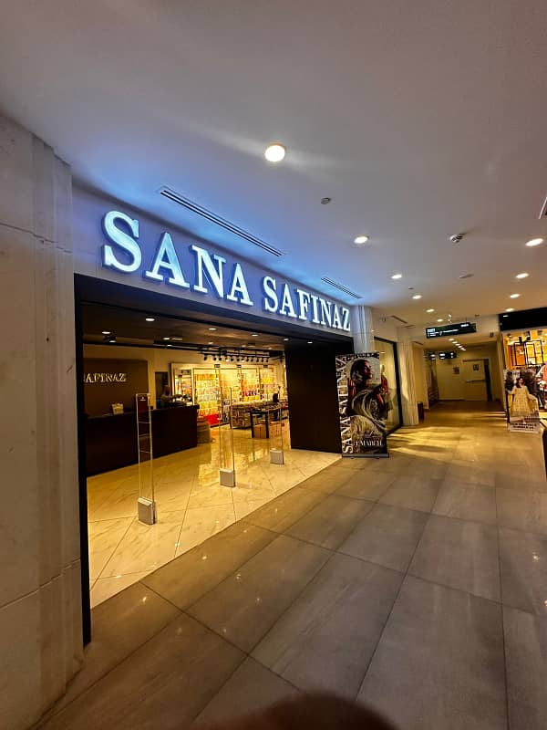 Rented Shop For Sale In Factory Outlet Mall .

                                                            alt=