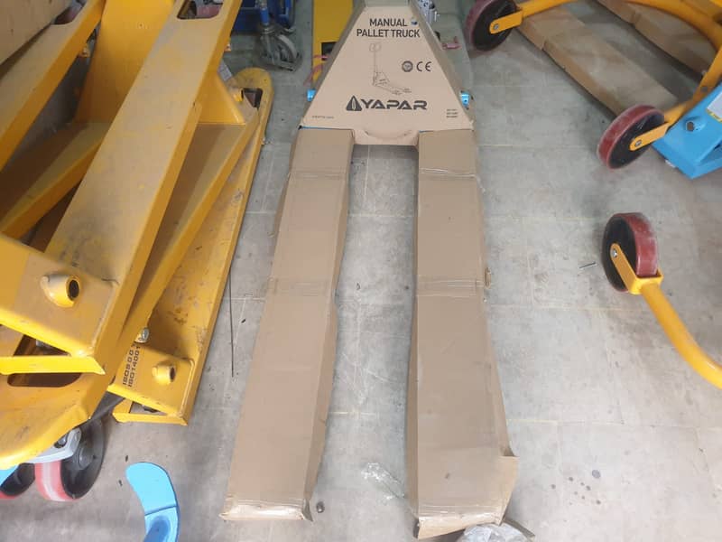 hand pallet truck made in turkey, lifters, stackers, hand lifter jack

                                                            alt=
