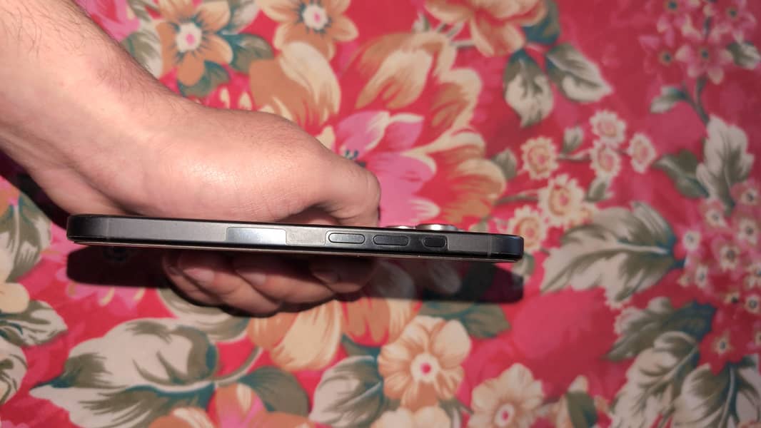 Mint Condition 16pro

                                                            alt=