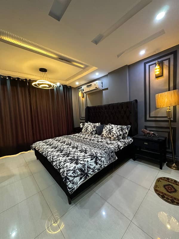 Facing Eiffel Studio Apt Bahria Town Lhr

                                                            alt=