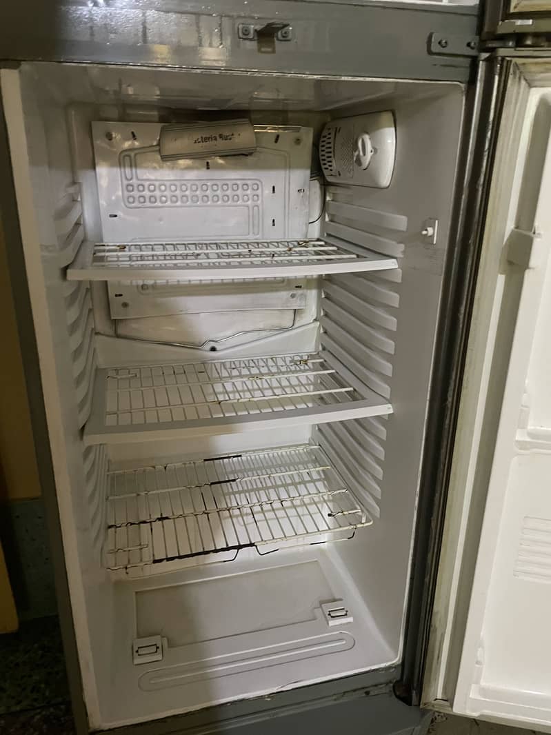 Pel fridge

                                                            alt=