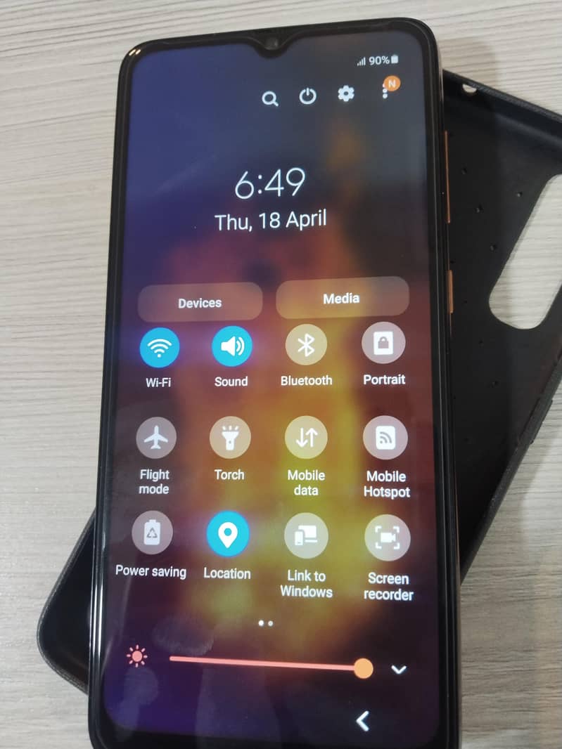 Samsung A70 panel change box available

                                                            alt=