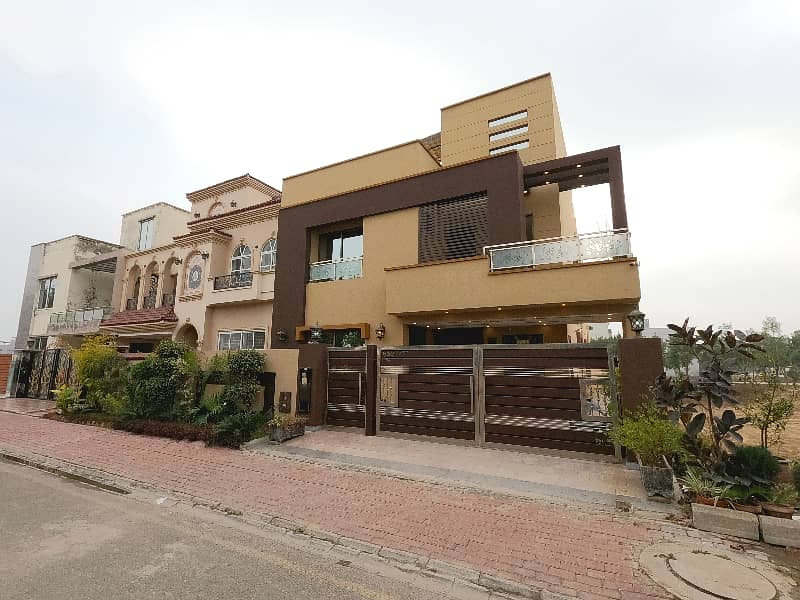 10 Marla Used House For Sale In Ghaznavi Block Bahria Town Lahore

                                                            alt=