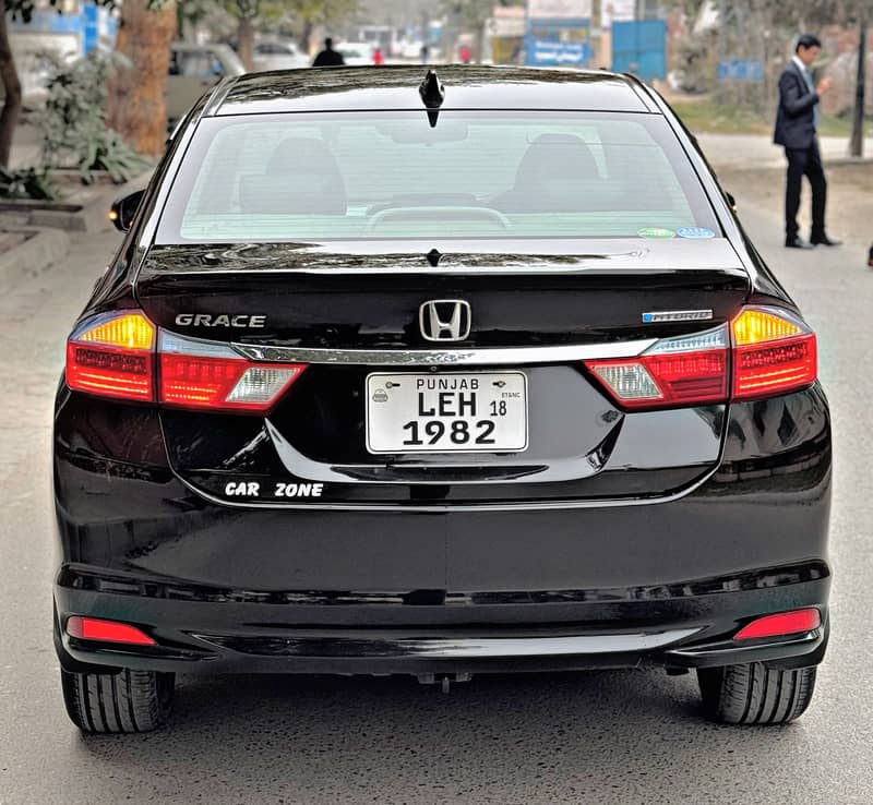 Honda Grace Hybrid 2015 / 2018

                                                            alt=
