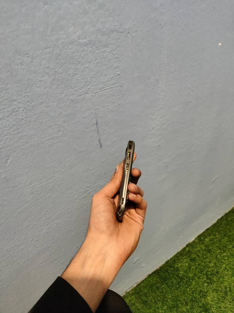 Nokia E71 Business Class PTA Approved QWERTY Keypad Model

                                                            alt=