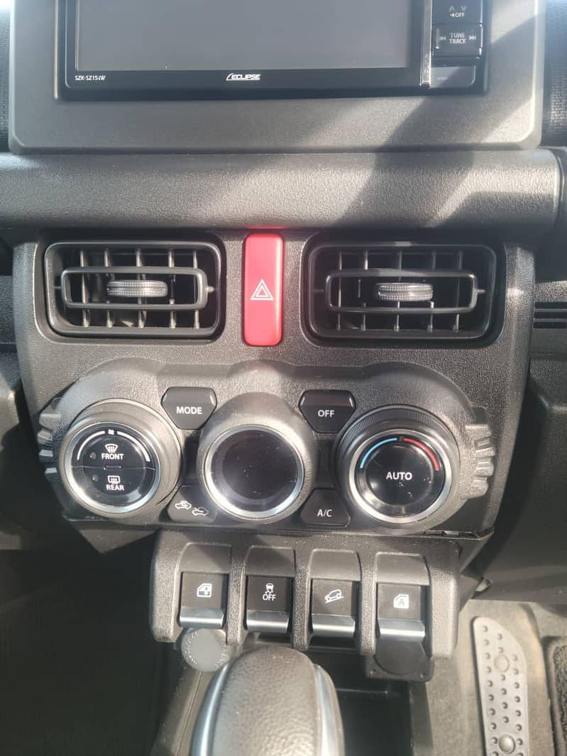 Suzuki Jimny 4*4

                                                            alt=