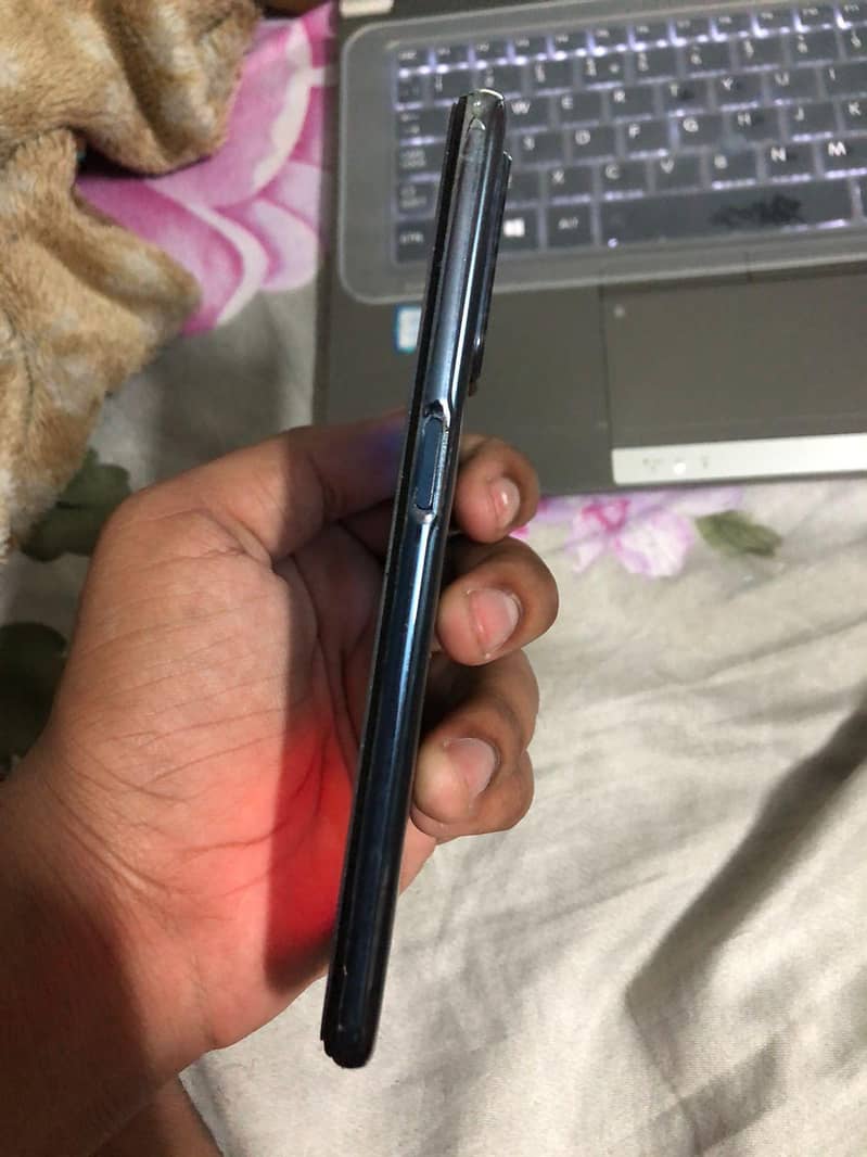 one plus N200 plus 5g non pta

                                                            alt=