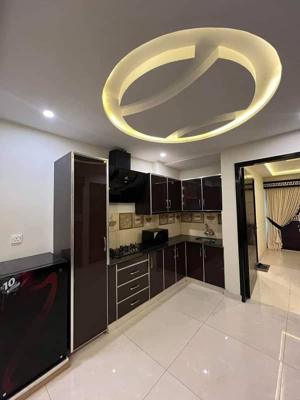 1Bedroom Brand New Luxury Fully Furnished Loaded Apartment for Rent on Daily & Monthly Basis We have full time staff available for housekeeping, cleaning, laundry and all other hotel

                                                            alt=