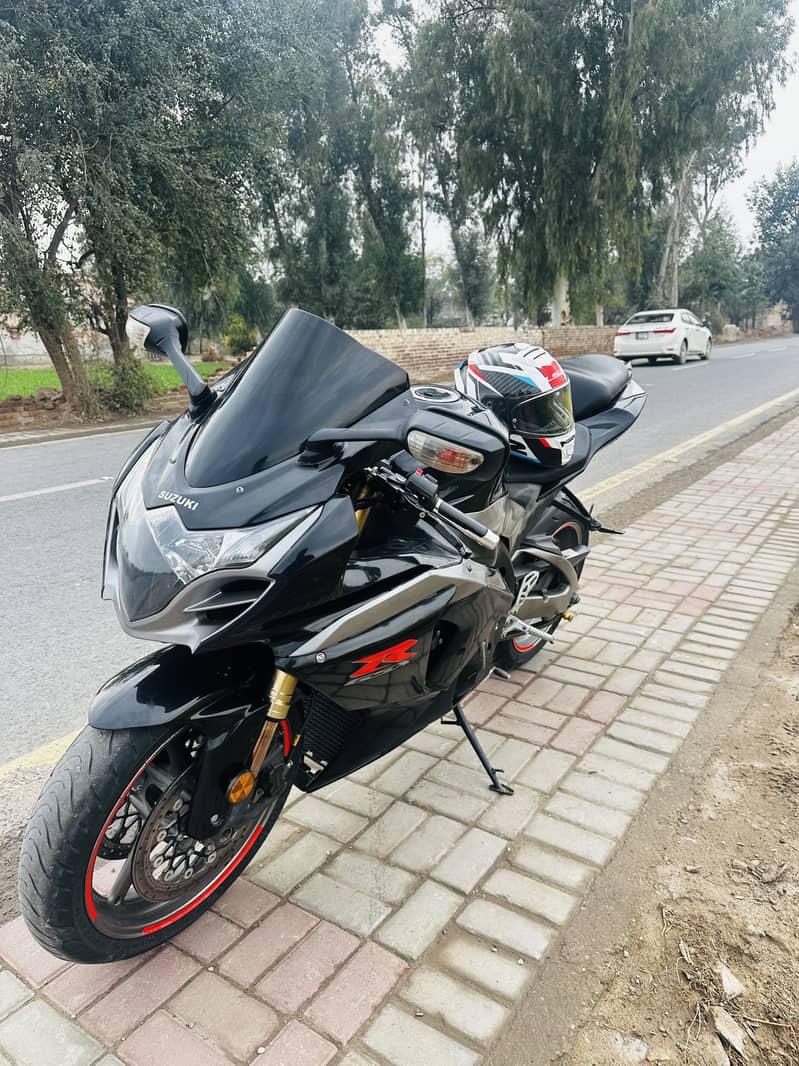 Suzuki GSX-R1000 2010 Model Musaddiq Awan Khanewal CALL 0332 - 6235004

                                                            alt=