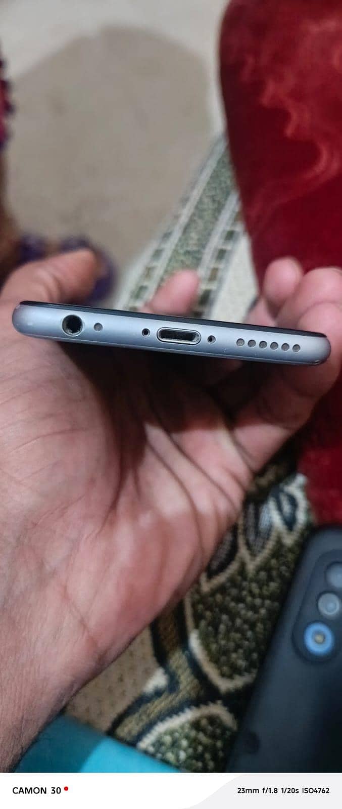 I phone 6s 32gb fingr khrab hy betry 87  non pta

                                                            alt=