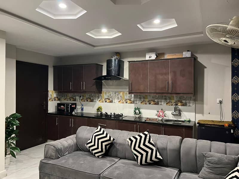 One Bedroom Luxury Furnished Apartments Available For Rent In Quaid Block Bahria Town Lahore

                                                            alt=