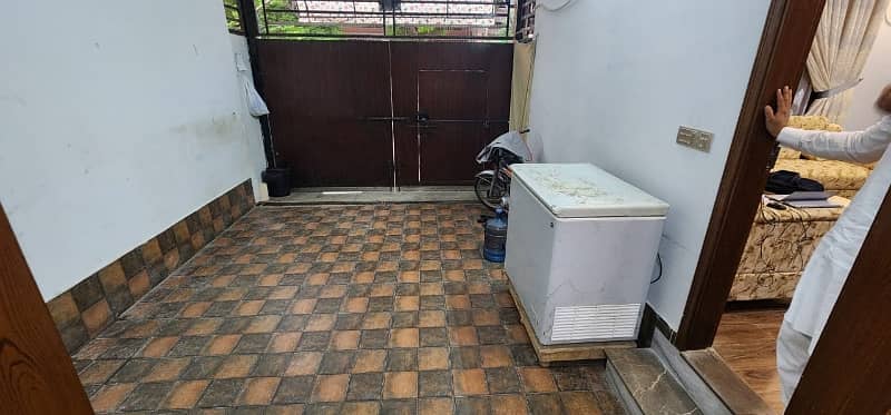 Lower Portion For sale In Rs. 30000000