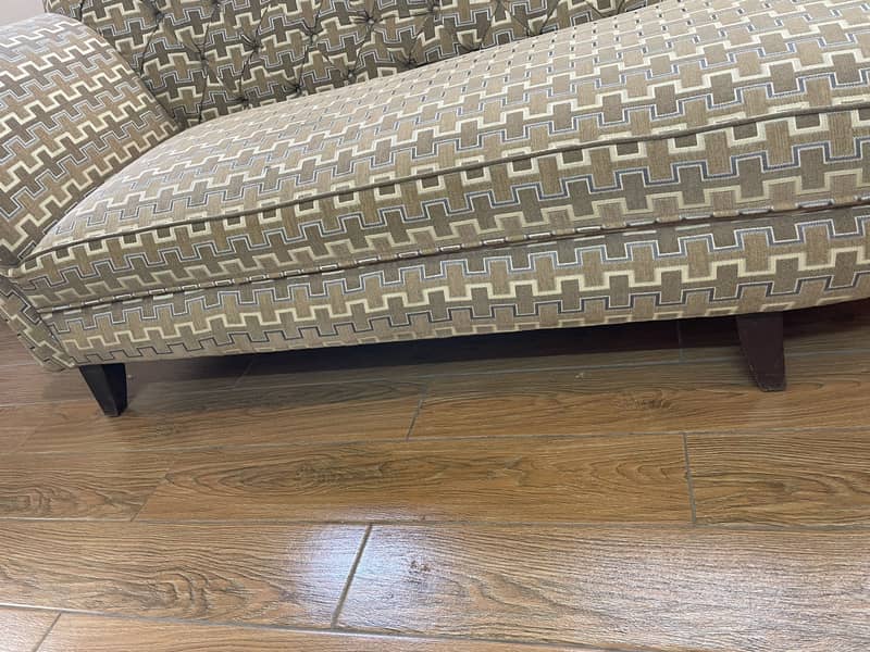 3-Seater Sofa

                                                            alt=