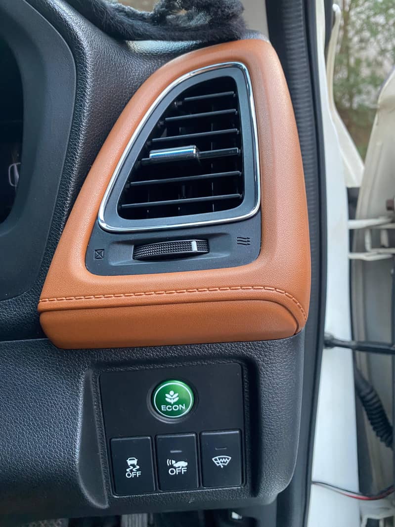 Honda Vezel 2014 Speacial addition

                                                            alt=