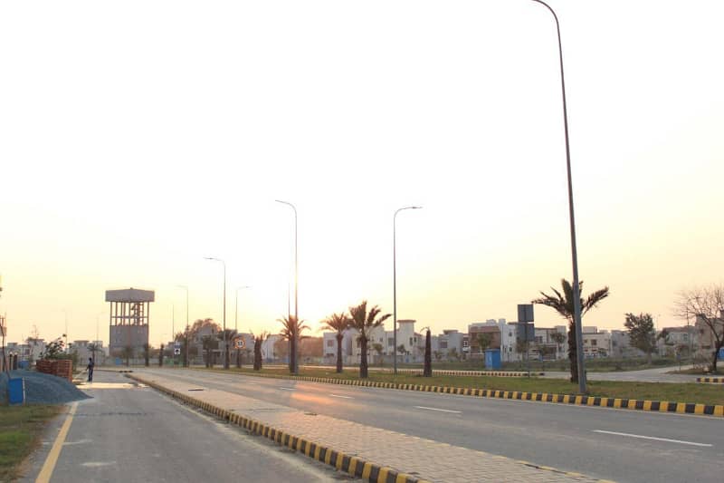 PLOT # 758 RESIDENTIAL PLOT LOCATED IN THE BEST BLOCK OF DHA LAHORE.

                                                            alt=