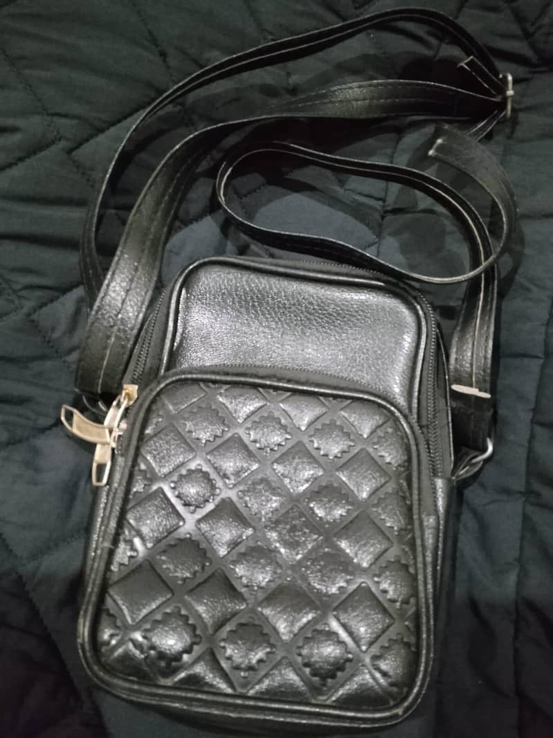 girls bag

                                                            alt=