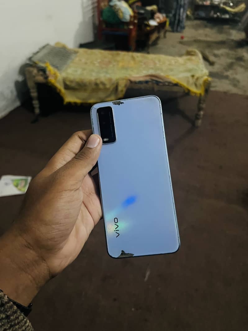 vivo y12a

                                                            alt=