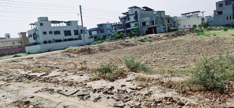 Prime Location 10 Marla Residential Plot Near Park Mosque and Commercial Market for Sale in M Block LDA Avenue 1 Lahore

                                                            alt=