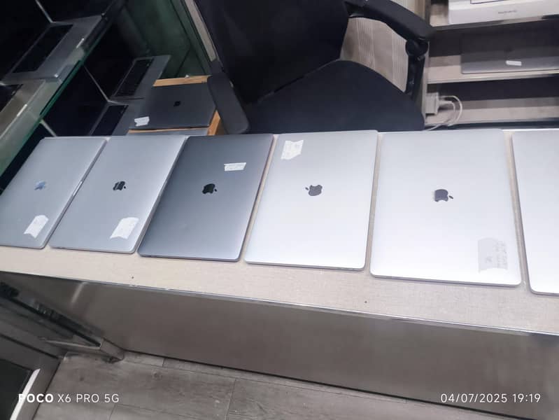 Apple Macbook Pro air qty available 10/10 condition 2019//2020//2023

                                                            alt=