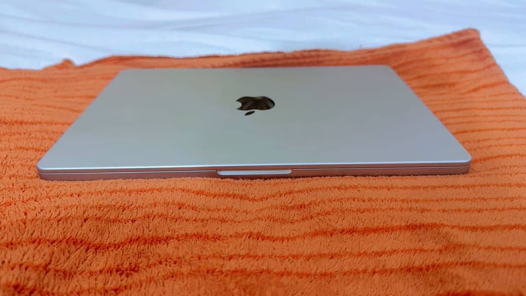 MacBook Pro 14” M3 Silver 8GB/512GB – 10/10 With Box

                                                            alt=