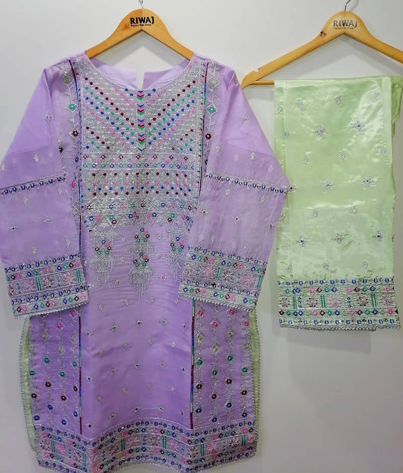 branded suit

                                                            alt=