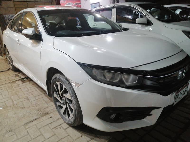 Honda Civic VTi Oriel Prosmatec 1.8  model 2019 white

                                                            alt=